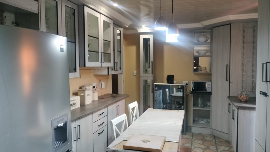 4 Bedroom Property for Sale in Noordhoek Free State